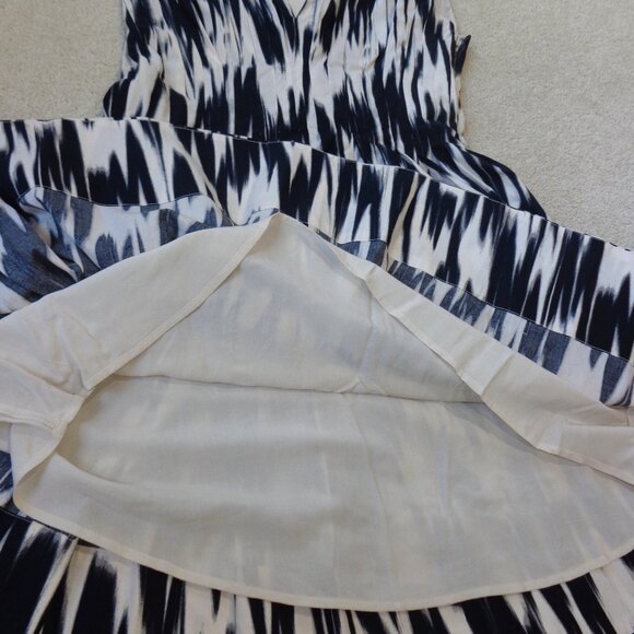 Banana Republic Cici Poplin Black White V Neck Mini Dress with Pockets Size 6 - Picture 7 of 9